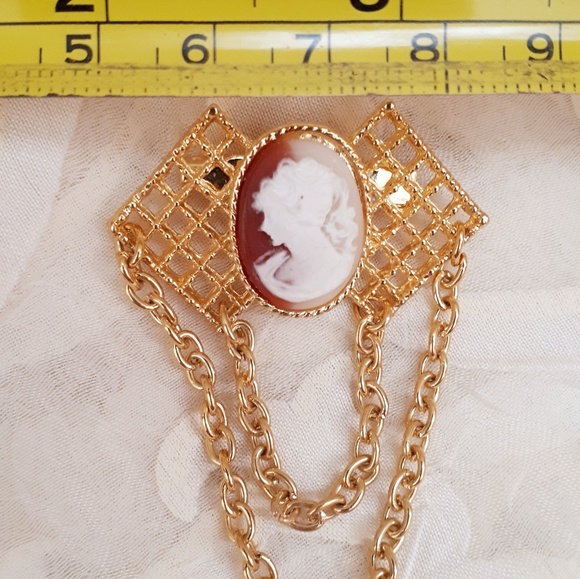 Gorgeous vintage cameo/ Victorian style pin brooch - Picture 7 of 7